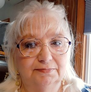 Meet your Posher, Debra